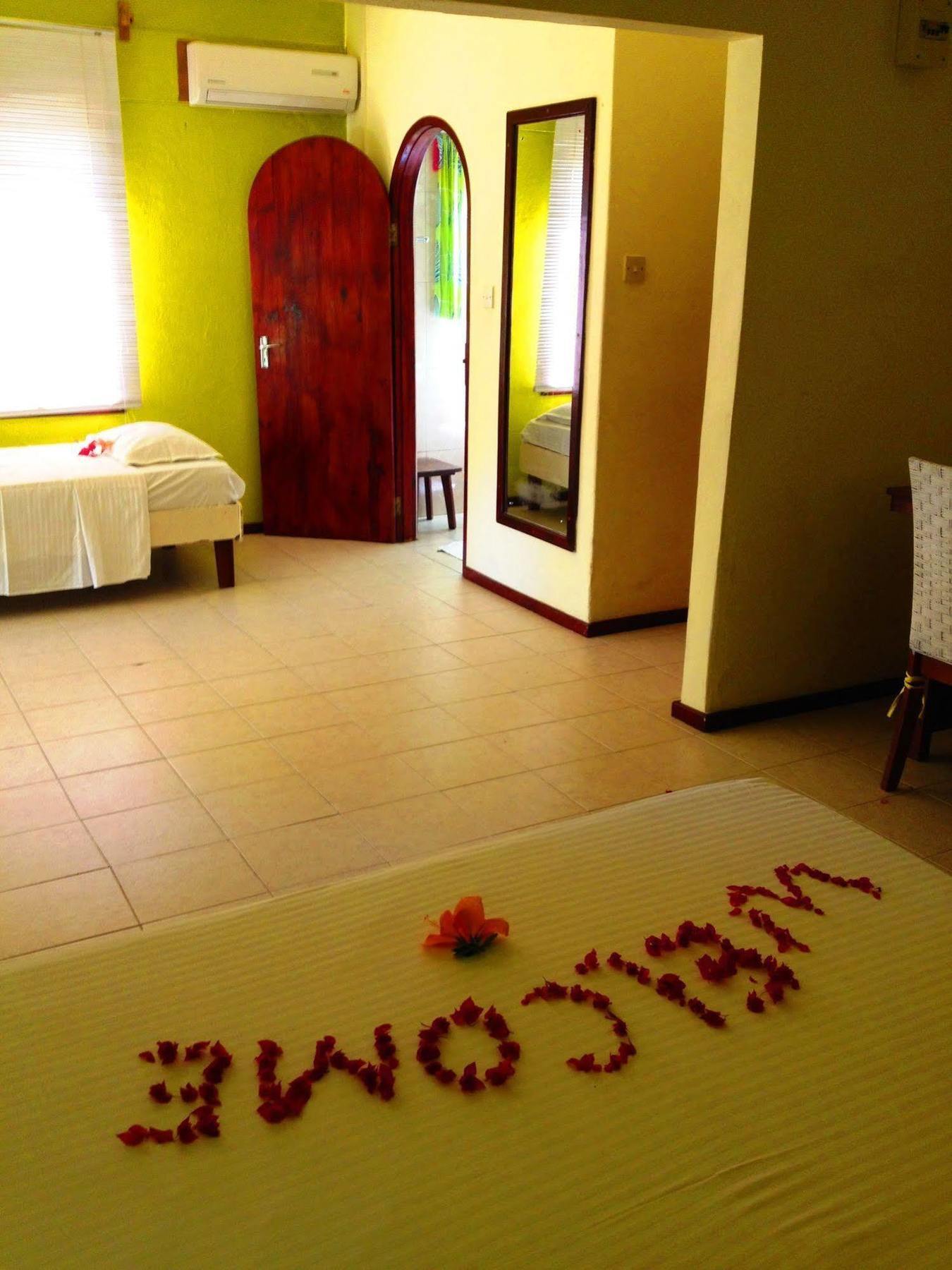Beau Vallon Bungalows Екстер'єр фото