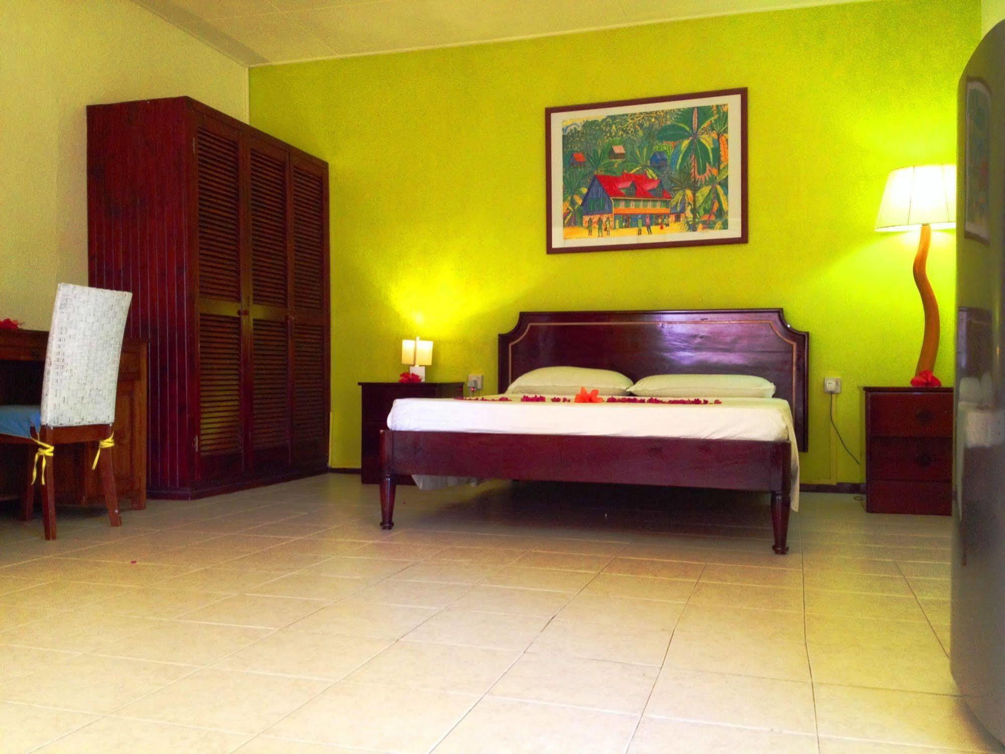Beau Vallon Bungalows Екстер'єр фото